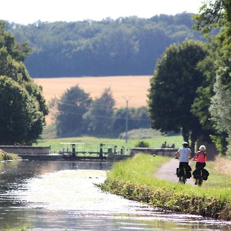Le Gite De L Andarge Verneuil  Exteriör bild